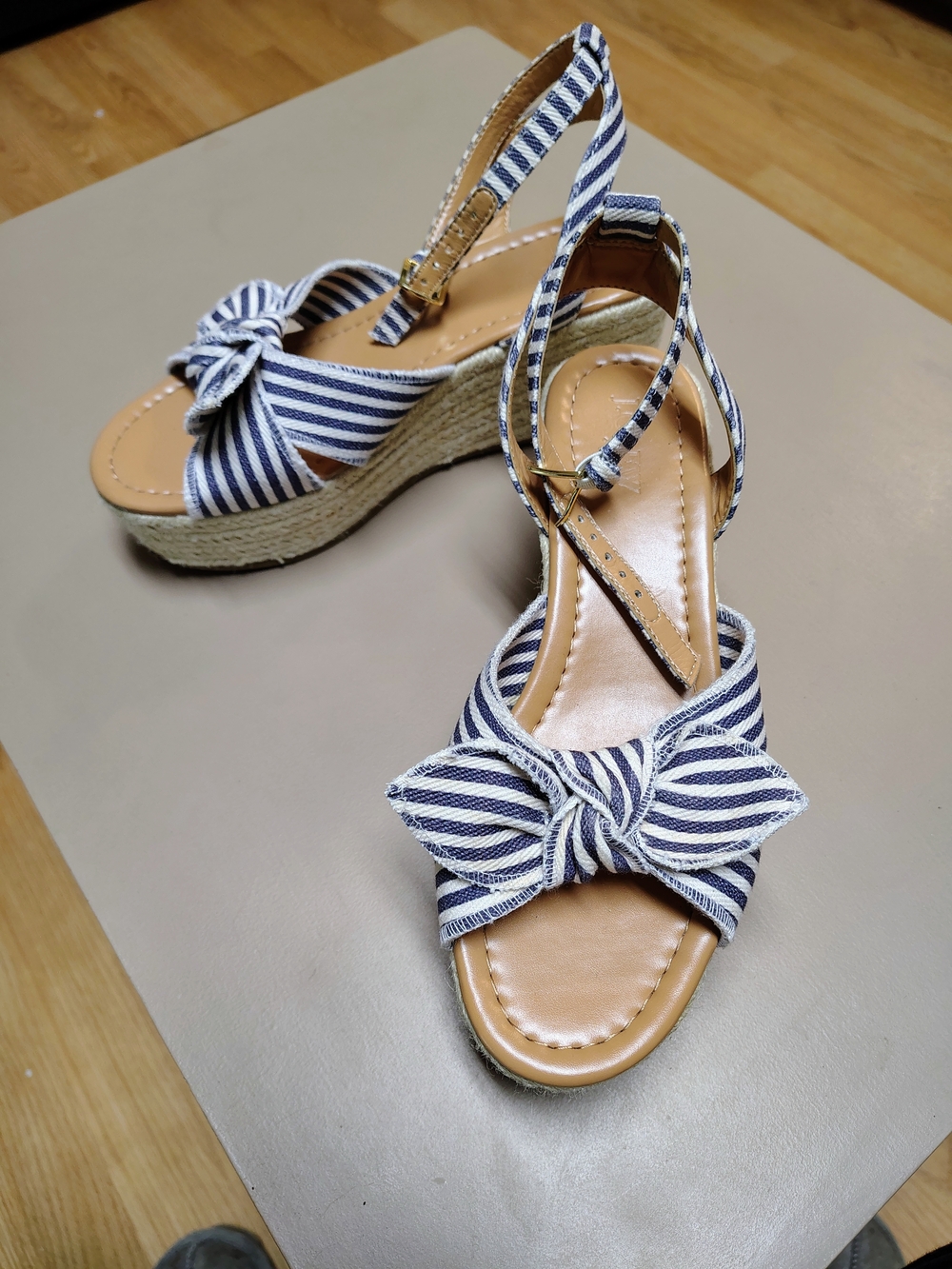 J Crew Brand Womens Navy Striped Bow Espadrille Wedge Sandals, Size 7